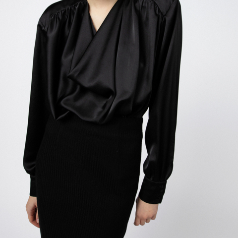 FW22.23 -THE GINA TOP BLACK